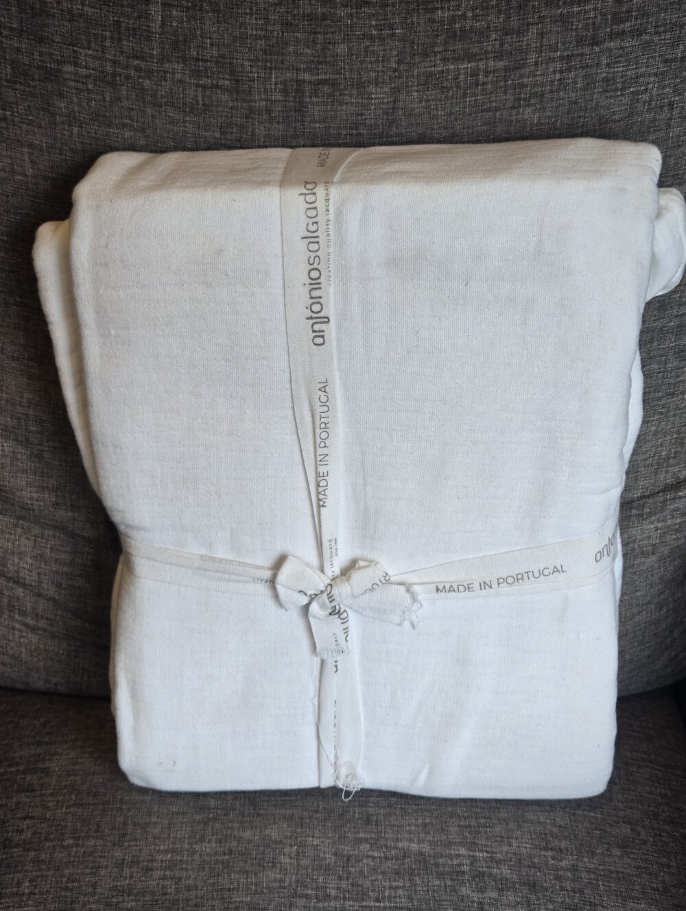 Antonio Salgado Jacquard blanket 🌸🌼 White Queen Size